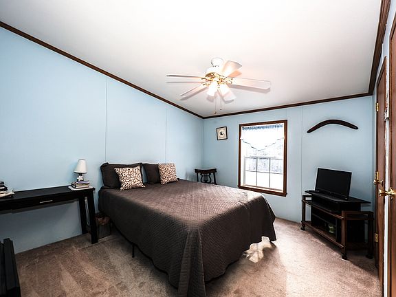 3rd image of 29 Magnolia Ln