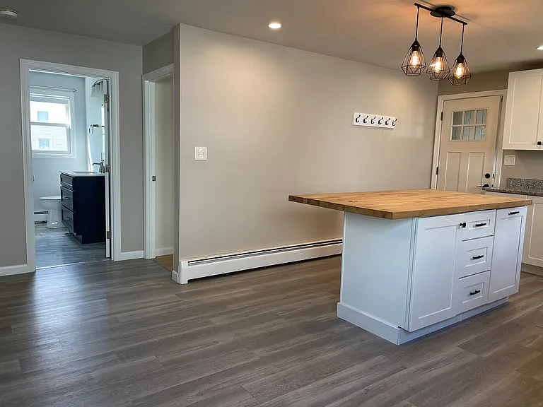 838 Clay St — Photo 6