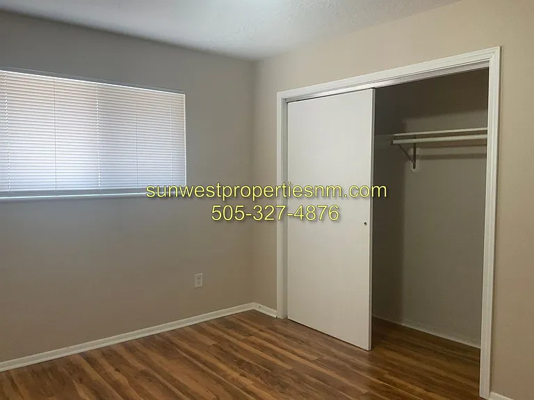1011 E Navajo St — Photo 5