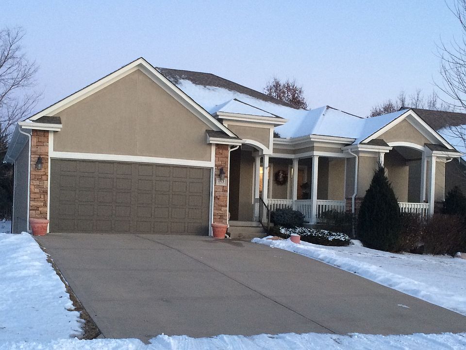 1st image of 1713 NW Hedgewood Dr