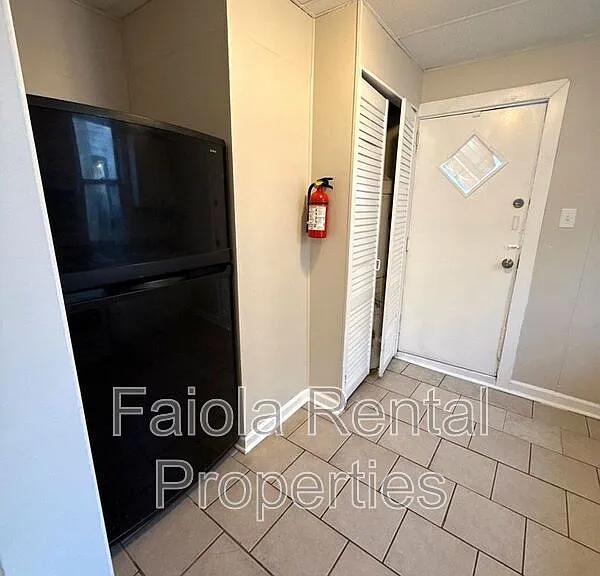 905 Keener Ave — Photo 6
