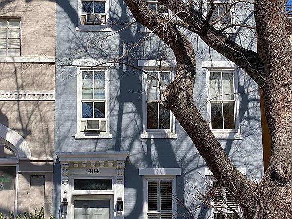 3rd image of 404 E Capitol St NE