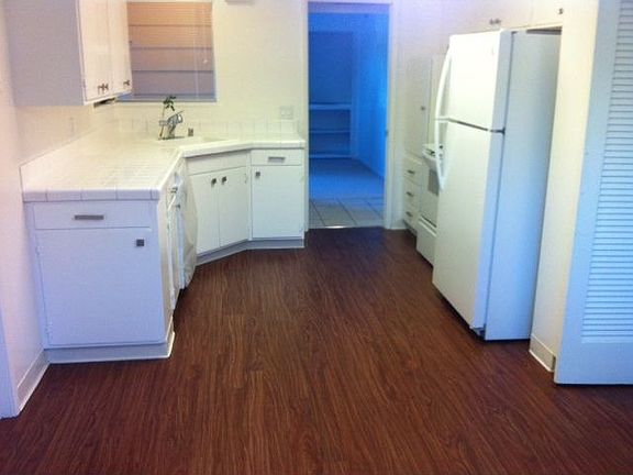 3rd image of 1995 Ashland Way