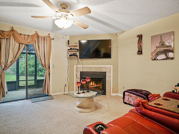 5th image of 8300 Plaza Gate Ln APT 1044