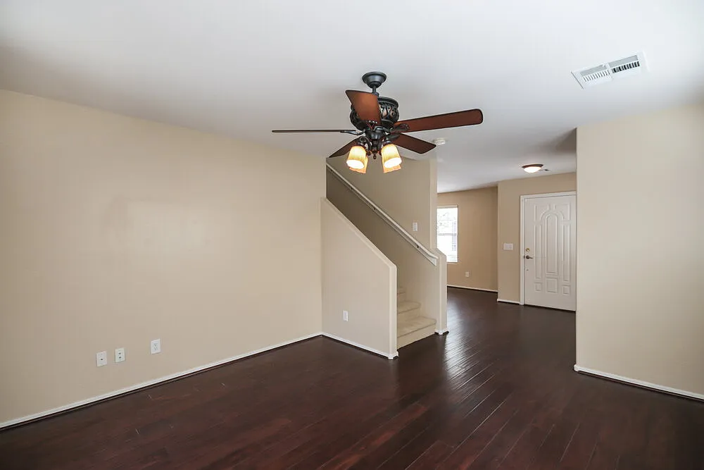 3 bed, 2.0 bath, 1488 sqft, $2,200 — Photo 4
