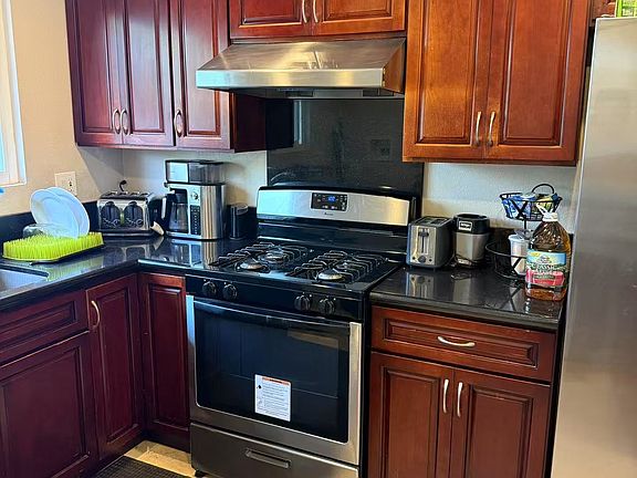 3rd image of 3481 Mount Aachen Ave