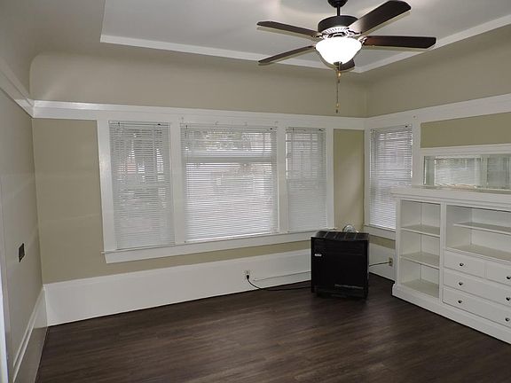 3rd image of 1115 22nd St