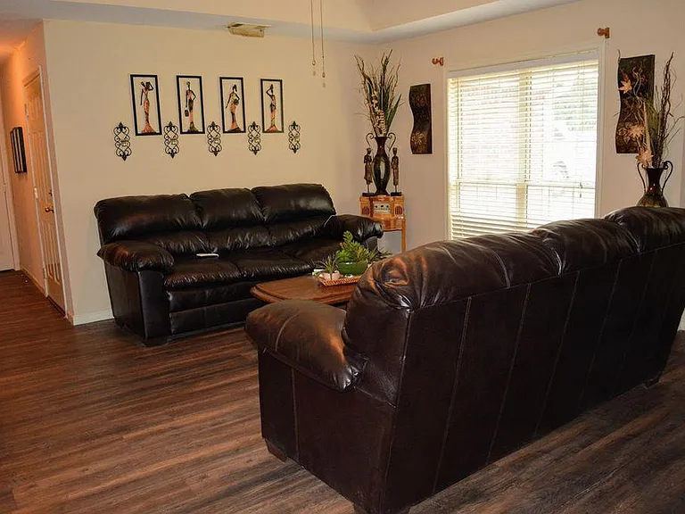 143 Simmons Dr — Photo 11