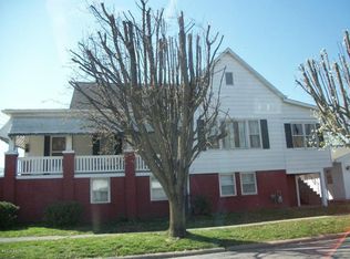 204 W Homer Ave, Harrisburg, IL 62946