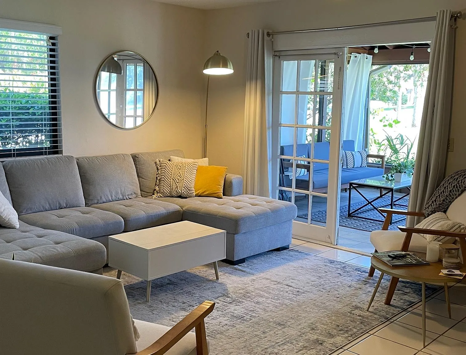 2 bed, 2.5 bath, 1212 sqft, $1,800 — Photo 1