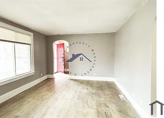 3rd image of 11046 Wilshire Dr