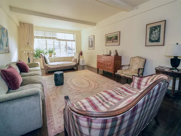 320 Central Park West image 4 of 13