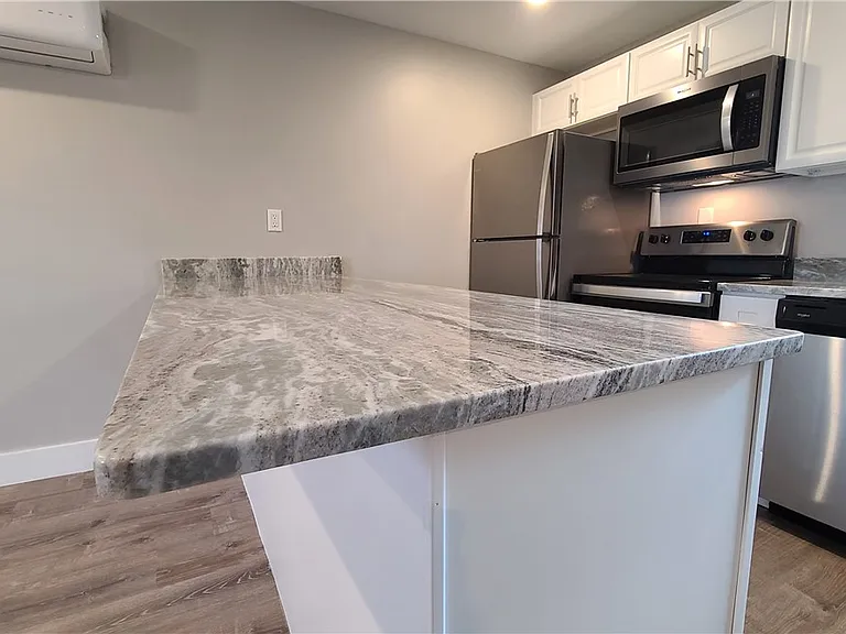 1331 Freeport Rd — Photo 2