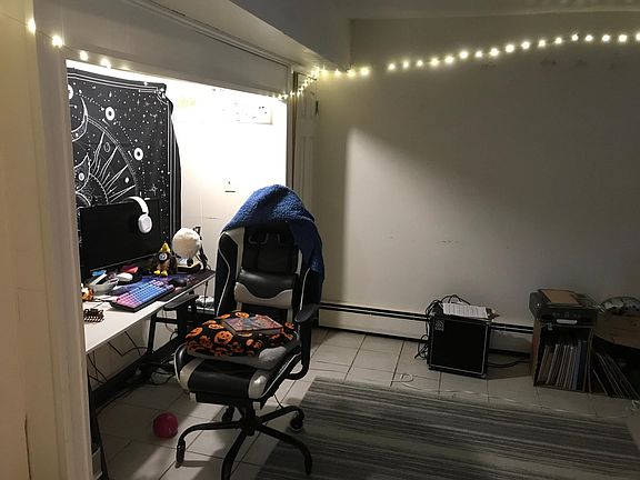 3rd image of 17 Englewood Ave #3