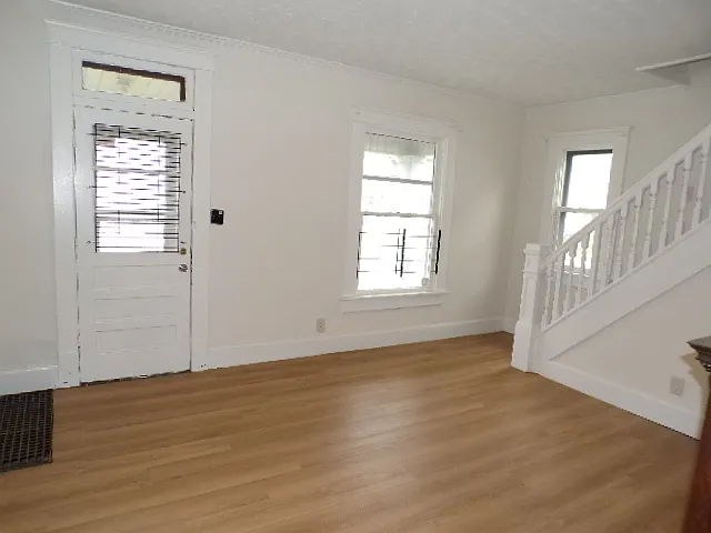73 E Blake Ave — Photo 3
