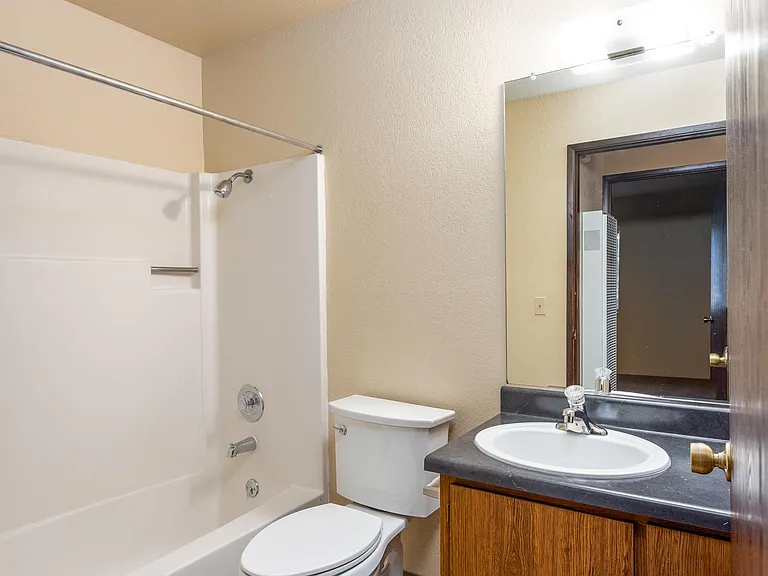 Coddingtown Mall Apartments — Photo 17