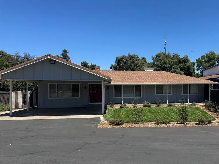 2100 Kennedy Ave — Photo 1