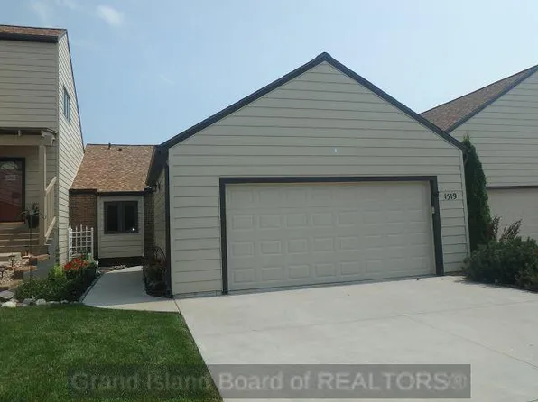 1519 Stagecoach Rd, Grand Island, NE 68801