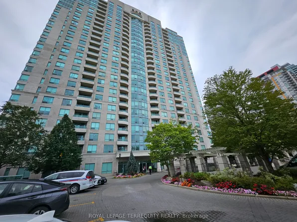 61 Town Centre Ct Unit 306, Toronto, ON M1P 5C5