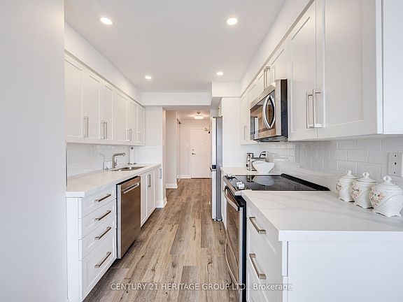 5th image of 7 Townsgate Dr #707