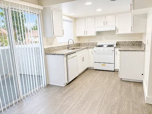 Beautiful 3 Bedroom Apartment In Placentia Photo 1 Beautiful 3 Bedroom Apartment In Placentia Photo 1