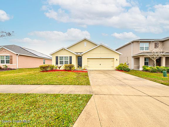 3rd image of 279 Forest Trace Cir