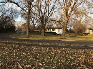 900 Horn Dr, Minnetonka, MN 55305