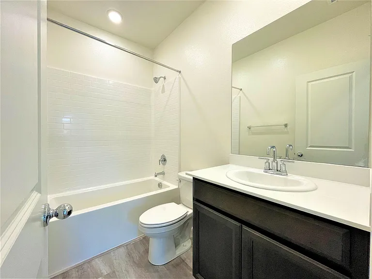 822 Brookdale Dr — Photo 21