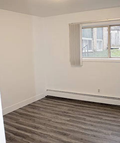 Green Oaks Apartments — Photo 6