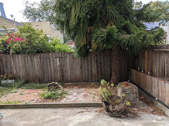 2nd image of 164 1/2 Lundys Ln