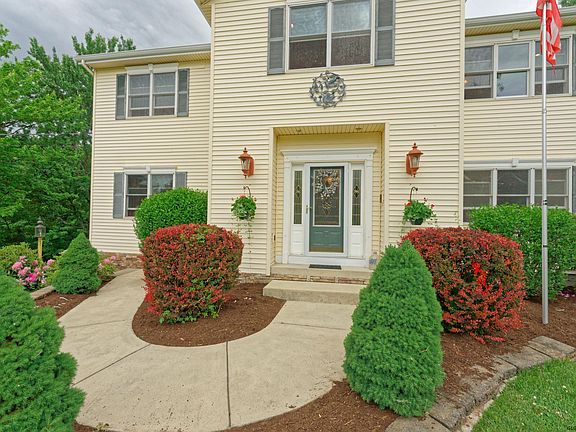 5th image of 7 Oxford Cir