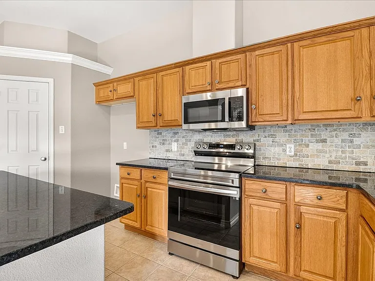 5114 Spring Brook Dr — Photo 13