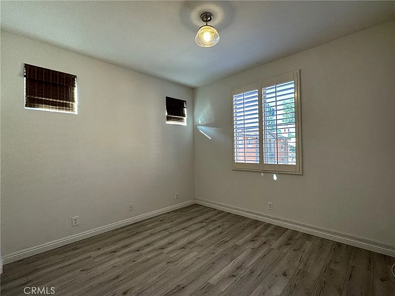 611 McKenna St — Photo 15