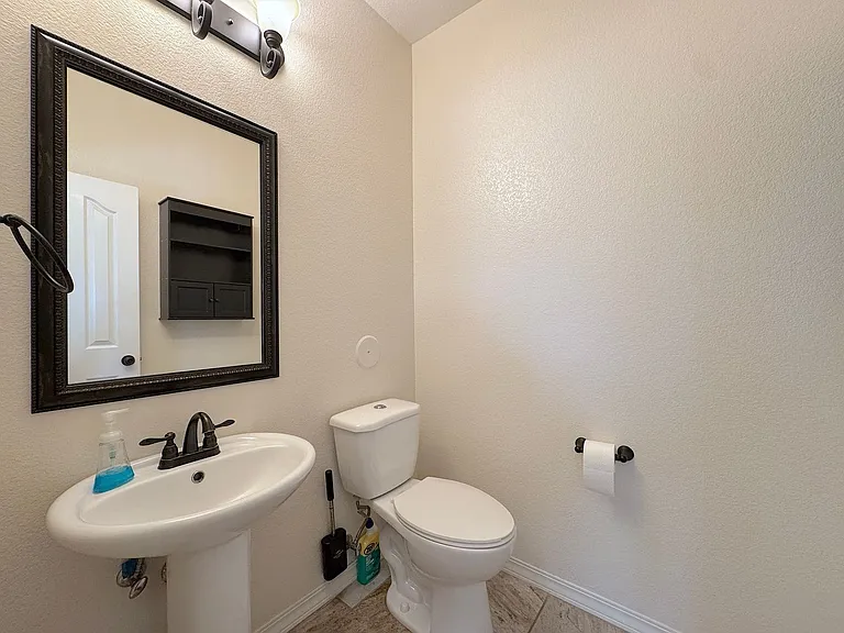 2068 Robert Minnie Pl — Photo 25