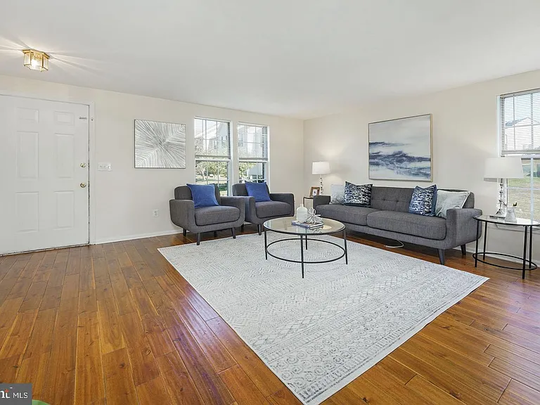 3433 Belleplain Ct — Photo 6