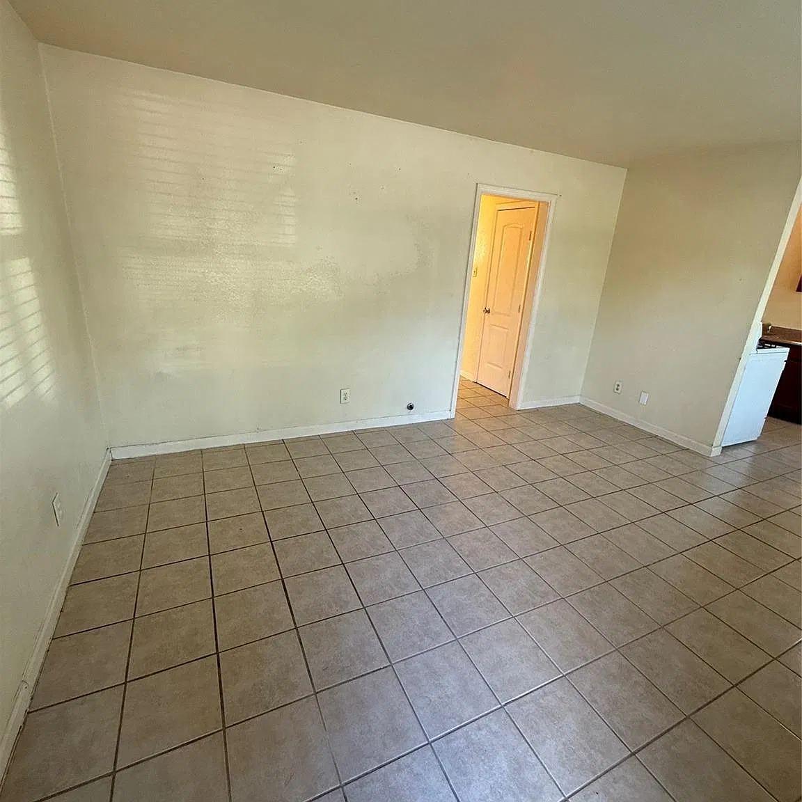 2 bed, 1.0 bath, 750 sqft, $900 — Photo 3