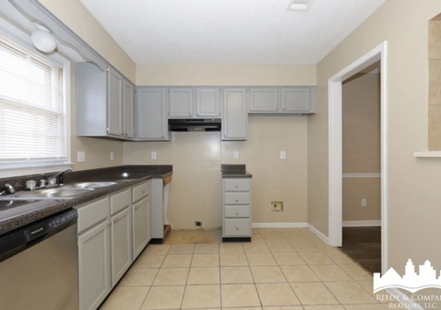 $500 off Full Months Rent Welcome to 6343 Kirby Downs Dr! — Photo 3