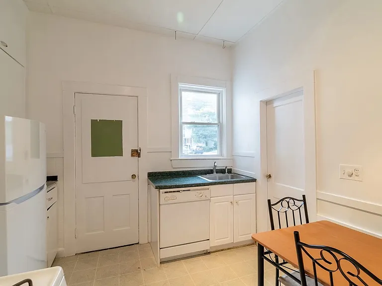 2 Sherman St #1 — Photo 8