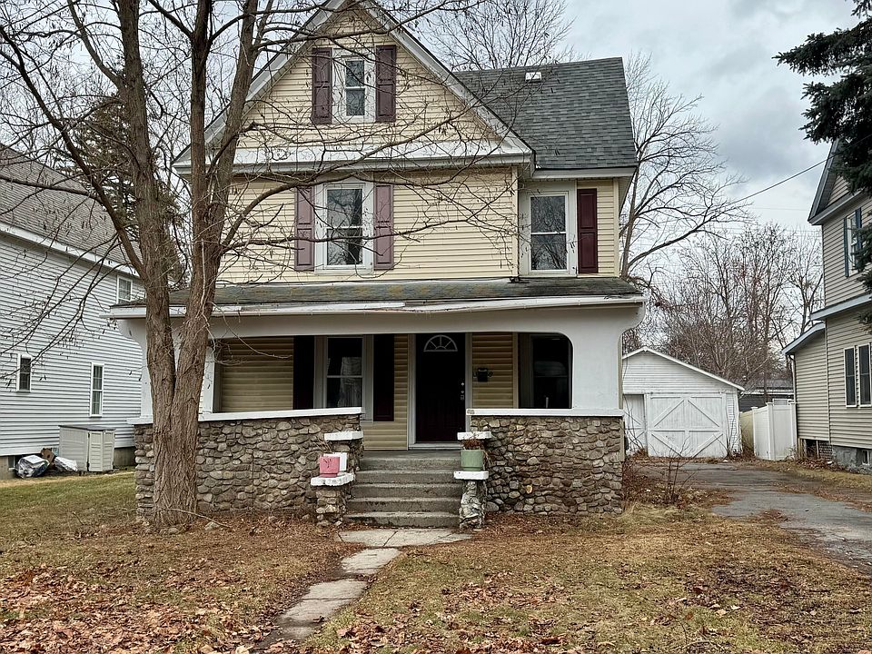 1st image of 8 Lozier Pl