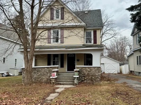 8 Lozier Pl, Plattsburgh, NY 12901