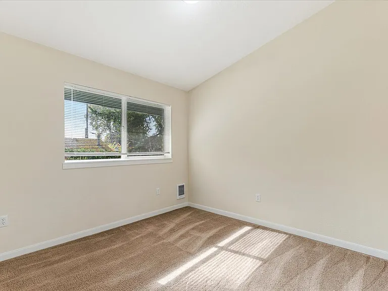 Cascade Woods Apartments — Photo 48