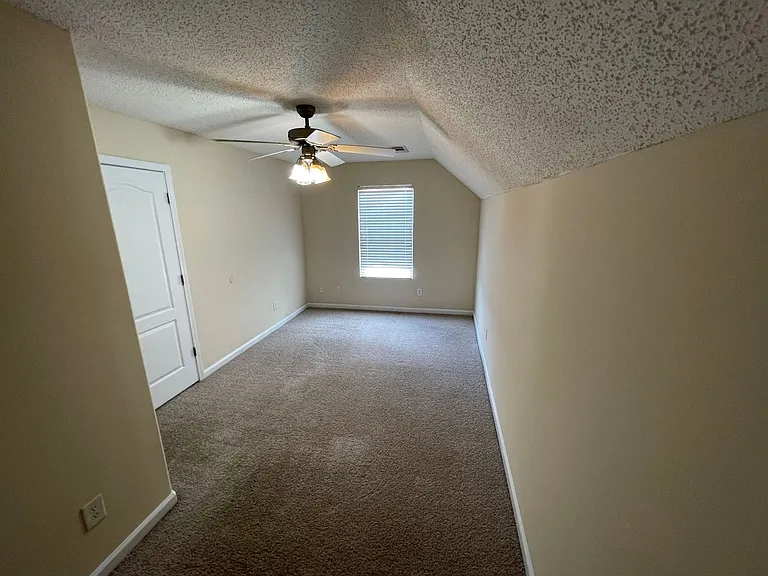 218 Katydid Dr — Photo 8