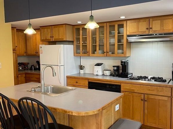 62 Cypress St #3