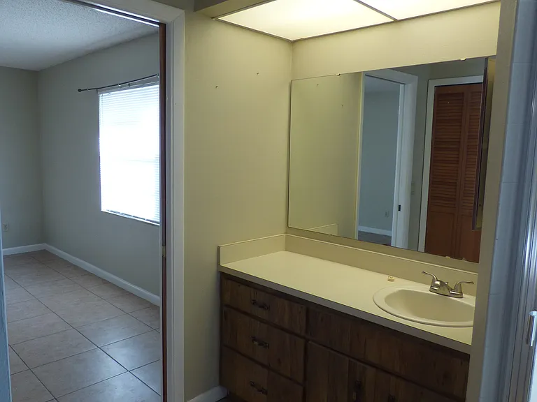Main bathroom