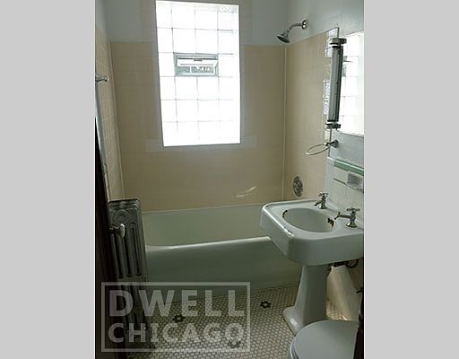 3rd image of 2944 N Albany Ave #2946-3E