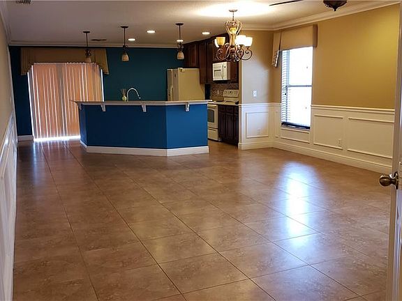 4th image of 830 Flower Fields Ln #1