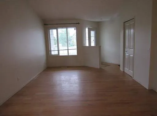 109 Delage Cres #1A — Photo 3