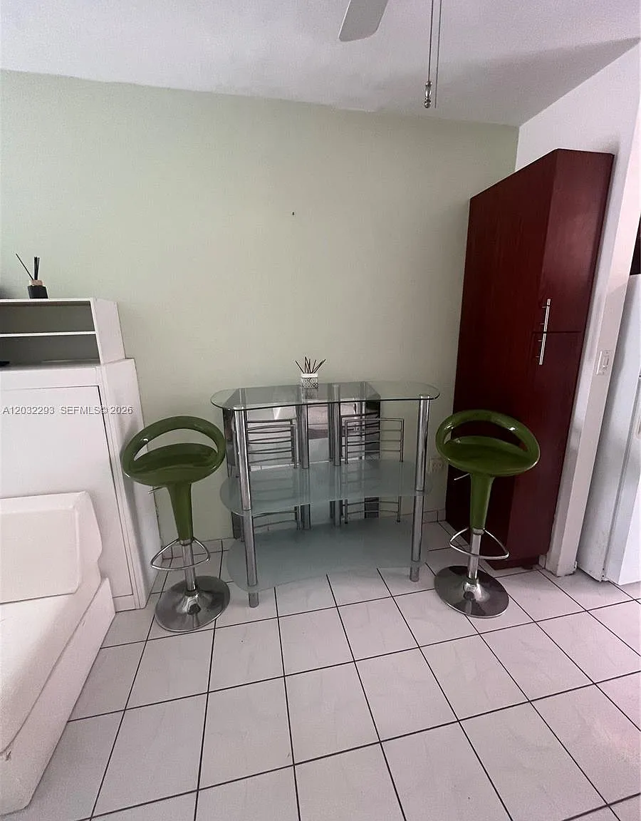 Meridian Manor Condo — Photo 4