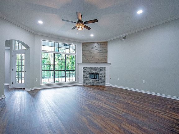 5th image of 107 Harmony Hill Ct