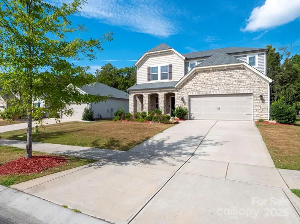 5811 Fenway Dr, Charlotte, NC 28273